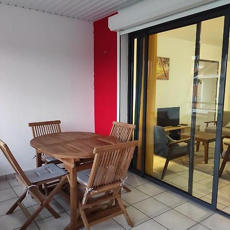 La Coraline Standing Apartment Куру Екстериор снимка